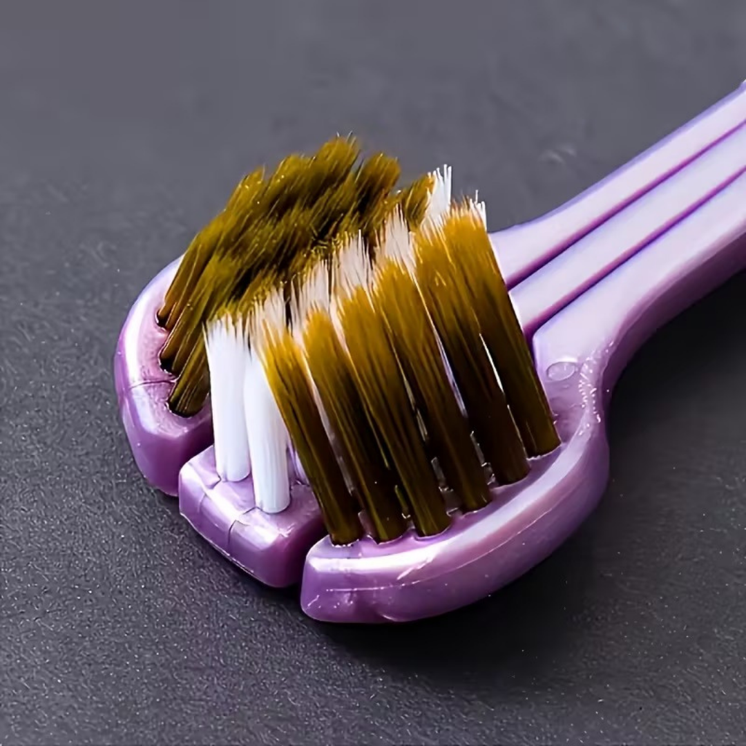 The Dentia™ TrioClean 3 Taraflı Diş Fırçası